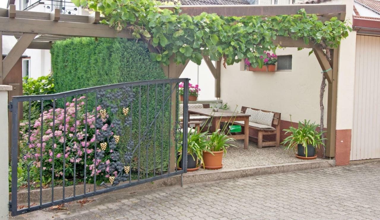 Ferienwohnungen Anneliese Neustadt an der Weinstraße Buitenkant foto